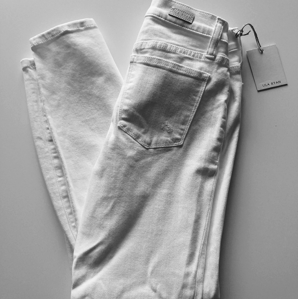 White skinny jeans